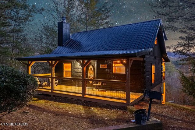 4210 Mountain Rest Way, Sevierville, TN 37876