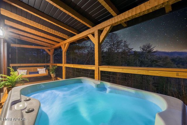 4210 Mountain Rest Way, Sevierville, TN 37876