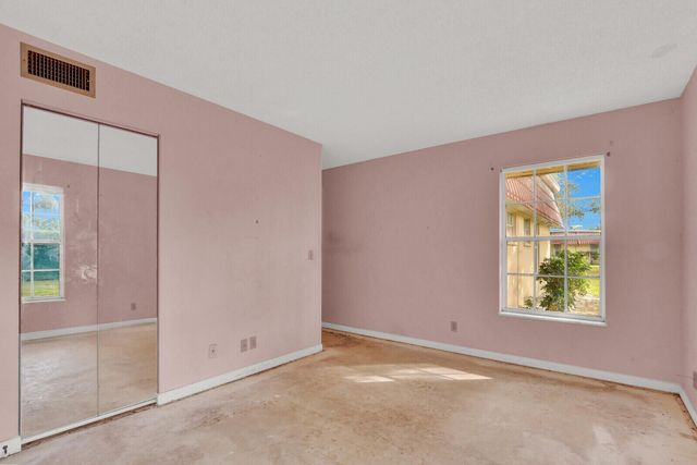 835 Salem Lane, Lake Worth, FL 33467