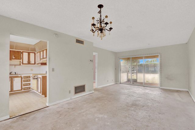 835 Salem Lane, Lake Worth, FL 33467