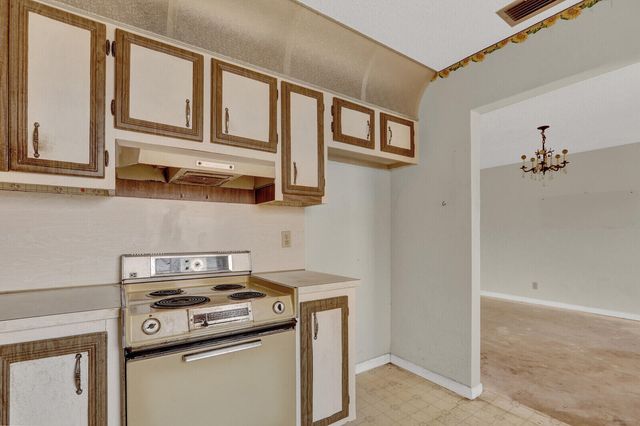 835 Salem Lane, Lake Worth, FL 33467