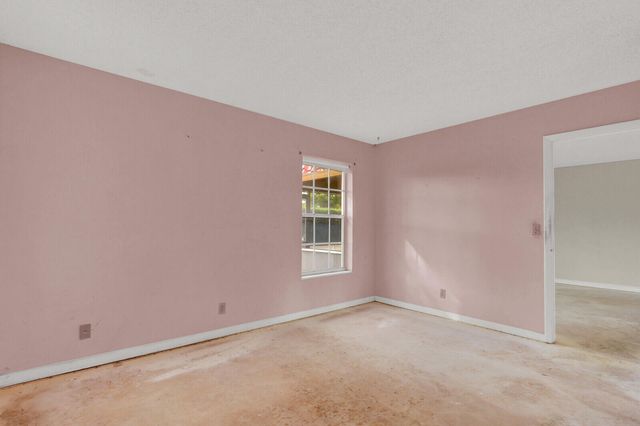 835 Salem Lane, Lake Worth, FL 33467