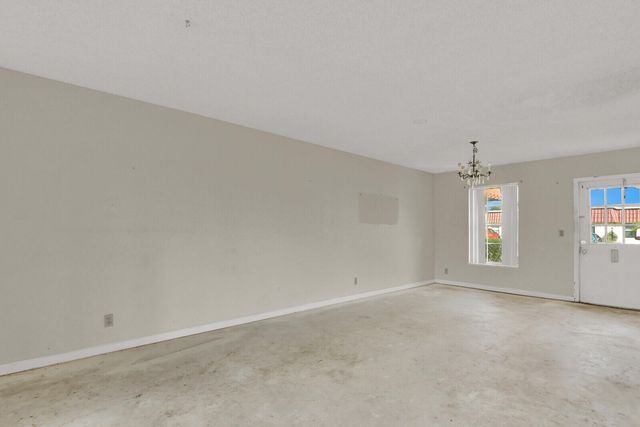 835 Salem Lane, Lake Worth, FL 33467