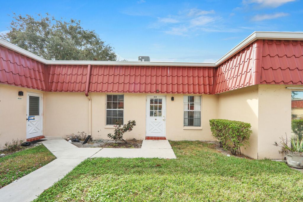 835 Salem Lane, Lake Worth, FL 33467
