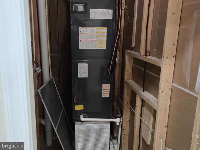 592 OLD TOWN MALL, Baltimore, MD 21202