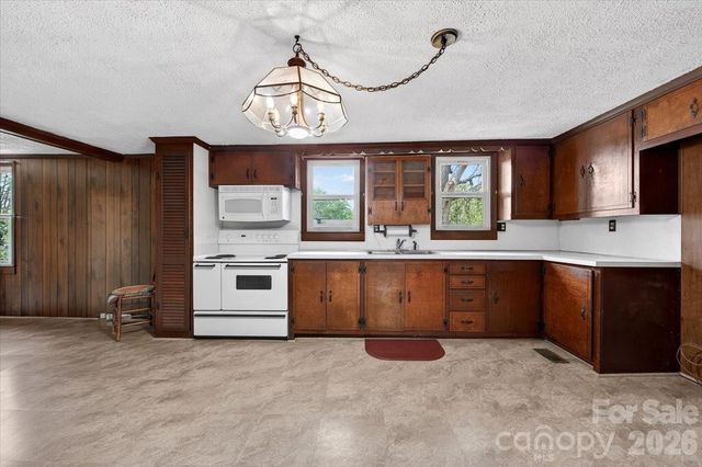 199 Mckinnon Avenue NE, Concord, NC 28025