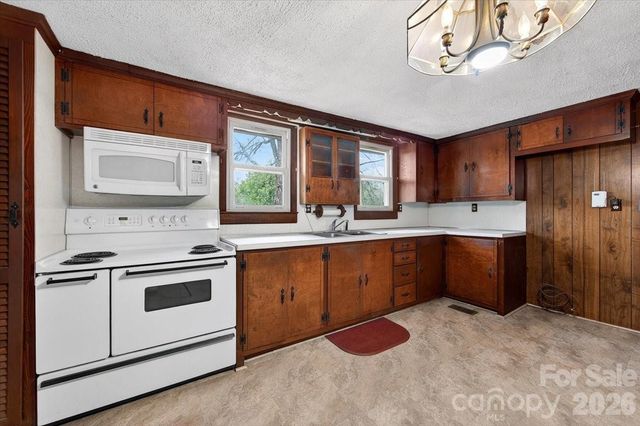 199 Mckinnon Avenue NE, Concord, NC 28025