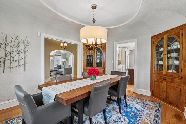 717 Lake View AVENUE, Whitefish Bay, WI 53217