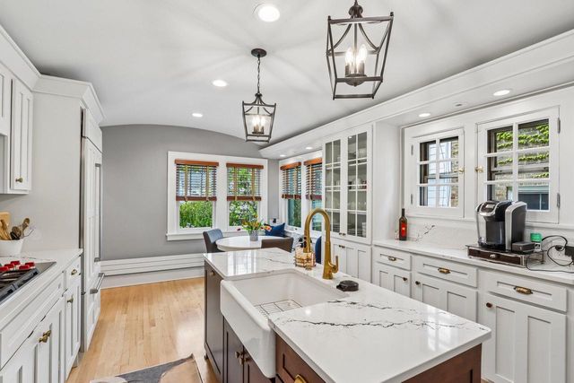717 Lake View AVENUE, Whitefish Bay, WI 53217