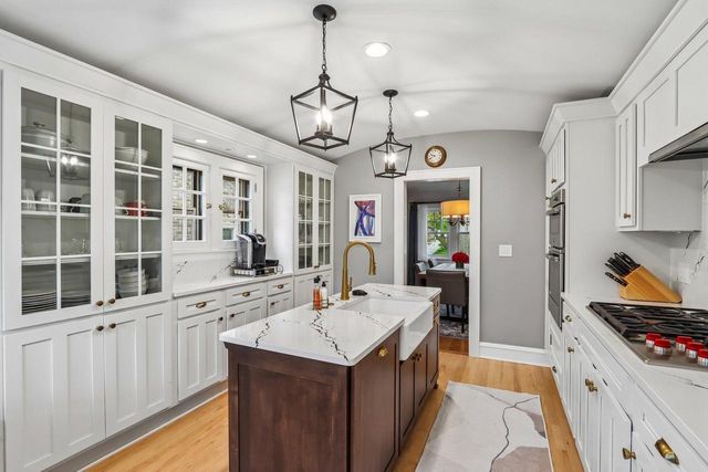 717 Lake View AVENUE, Whitefish Bay, WI 53217