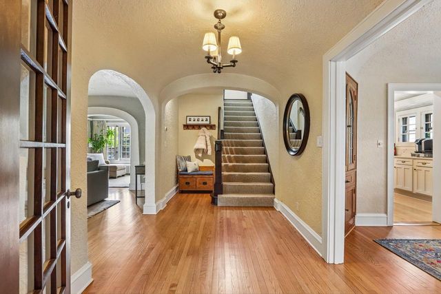 717 Lake View AVENUE, Whitefish Bay, WI 53217