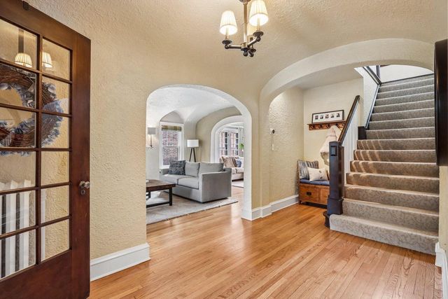 717 Lake View AVENUE, Whitefish Bay, WI 53217