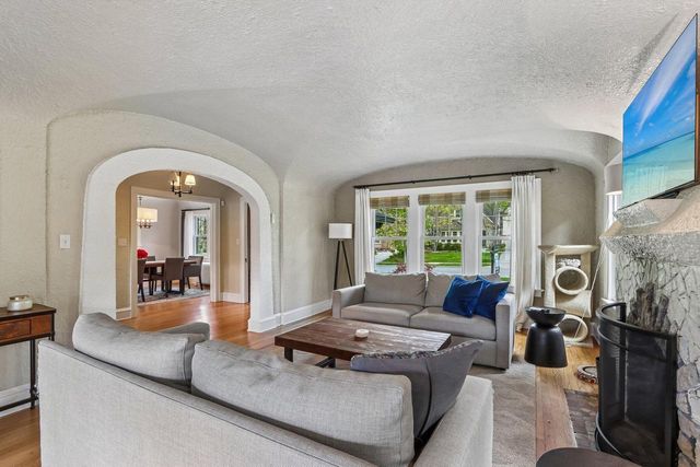 717 Lake View AVENUE, Whitefish Bay, WI 53217