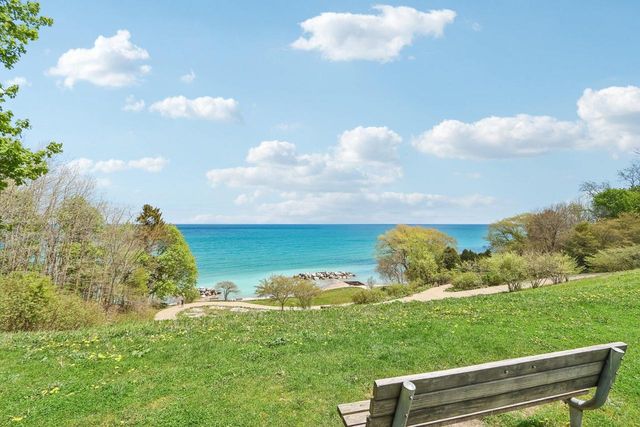 717 Lake View AVENUE, Whitefish Bay, WI 53217