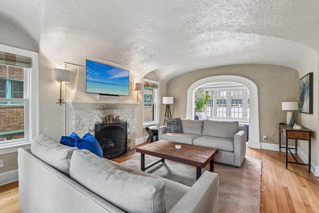 717 Lake View AVENUE, Whitefish Bay, WI 53217