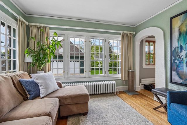 717 Lake View AVENUE, Whitefish Bay, WI 53217