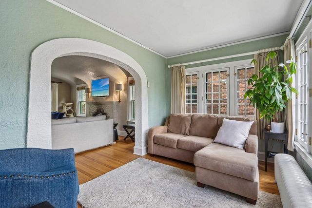 717 Lake View AVENUE, Whitefish Bay, WI 53217