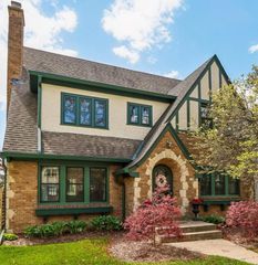 717 Lake View AVENUE, Whitefish Bay, WI 53217