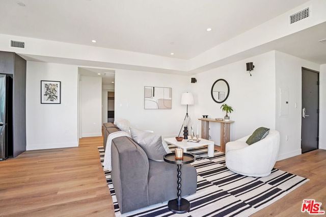 1110 S Spaulding Avenue PH2, Los Angeles, CA 90019