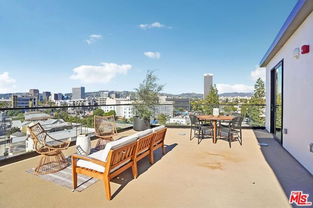 1110 S Spaulding Avenue PH2, Los Angeles, CA 90019