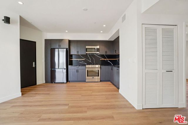 1110 S Spaulding Avenue PH2, Los Angeles, CA 90019