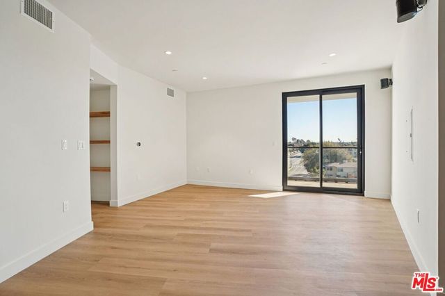 1110 S Spaulding Avenue PH2, Los Angeles, CA 90019