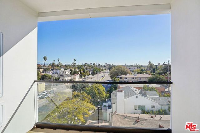 1110 S Spaulding Avenue PH2, Los Angeles, CA 90019