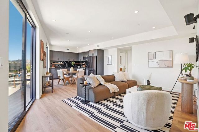 1110 S Spaulding Avenue PH2, Los Angeles, CA 90019