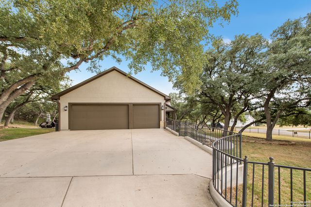 663 Pr 1712, Mico, TX 78056