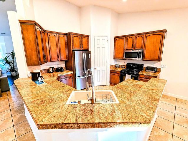 28451 Avenida La Vista, Cathedral City, CA 92234