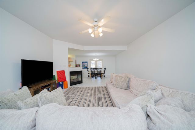 1705 E Leach St, Kilgore, TX 75662