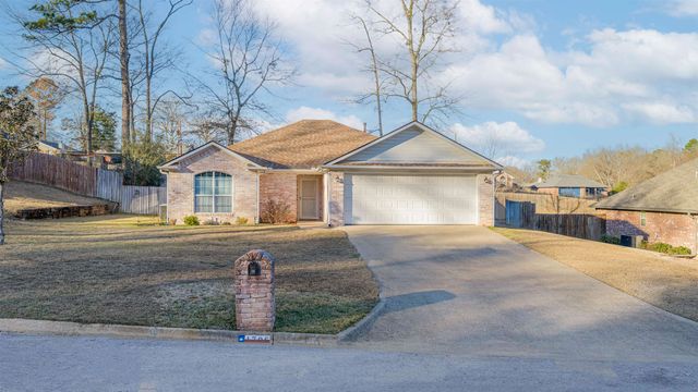 1705 E Leach St, Kilgore, TX 75662