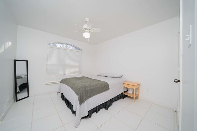 1705 E Leach St, Kilgore, TX 75662