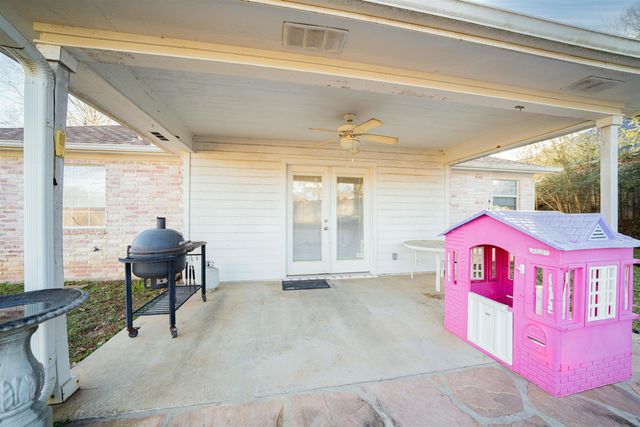 1705 E Leach St, Kilgore, TX 75662