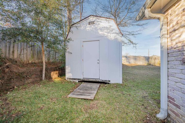 1705 E Leach St, Kilgore, TX 75662