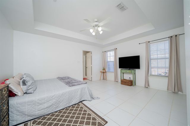 1705 E Leach St, Kilgore, TX 75662