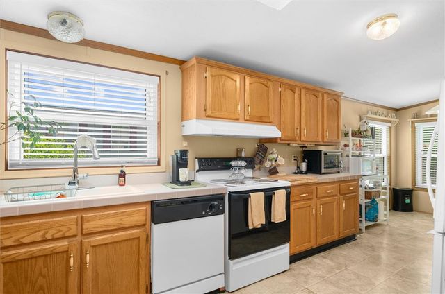 1190 Grange Road W11, Lower Macungie Twp, PA 18106