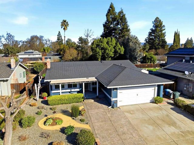 925 Blake Court, Gilroy, CA 95020