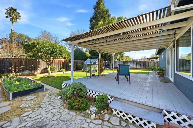 925 Blake Court, Gilroy, CA 95020