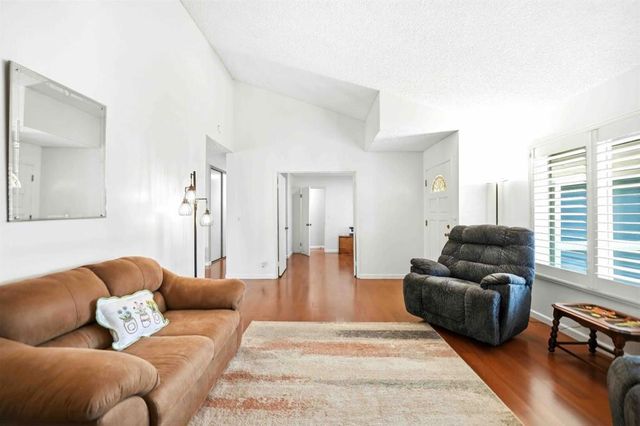 925 Blake Court, Gilroy, CA 95020