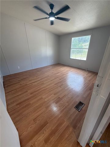 156 Sonnyland Drive, Canyon Lake, TX 78133