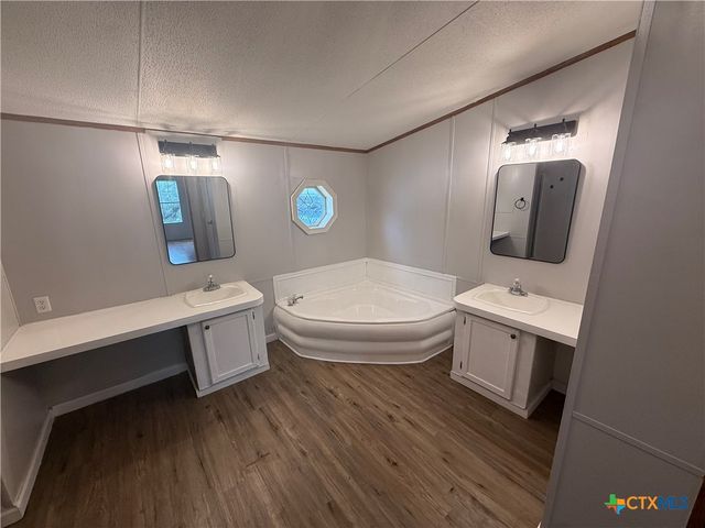 156 Sonnyland Drive, Canyon Lake, TX 78133
