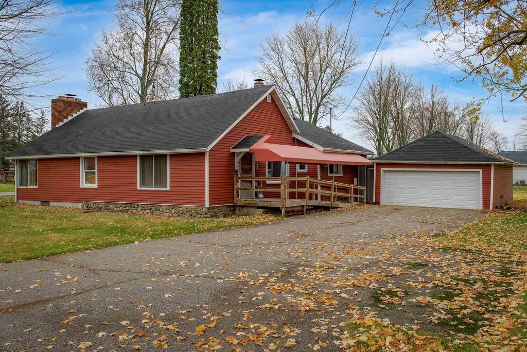 112 W Fraser Street, Coleman, MI 48618