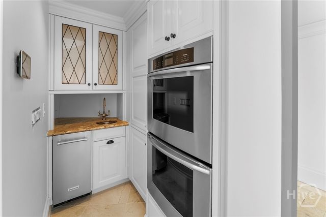 300 Bull Street 704, Savannah, GA 31401