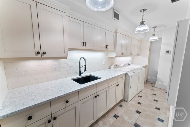 300 Bull Street 704, Savannah, GA 31401