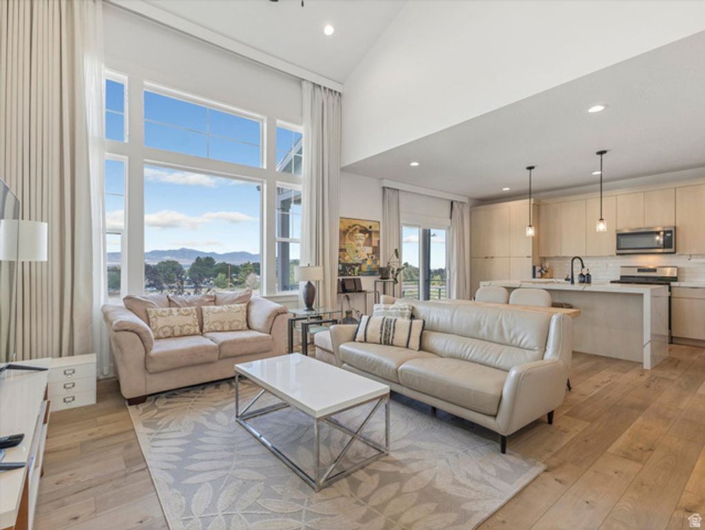 10554 S BAY MEADOW DR #2, Sandy, UT 84092 — exterior