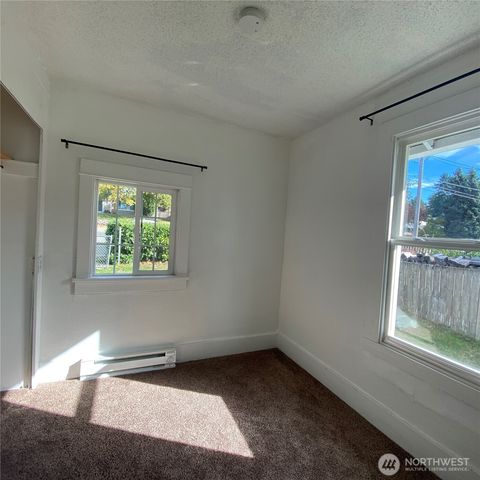 2716 Sylvan Drive W, University Place, WA 98466