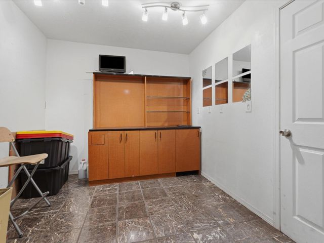 342 Sunset Farm Place SW, Albuquerque, NM 87105