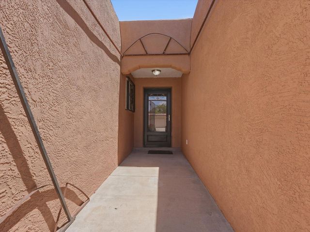 342 Sunset Farm Place SW, Albuquerque, NM 87105