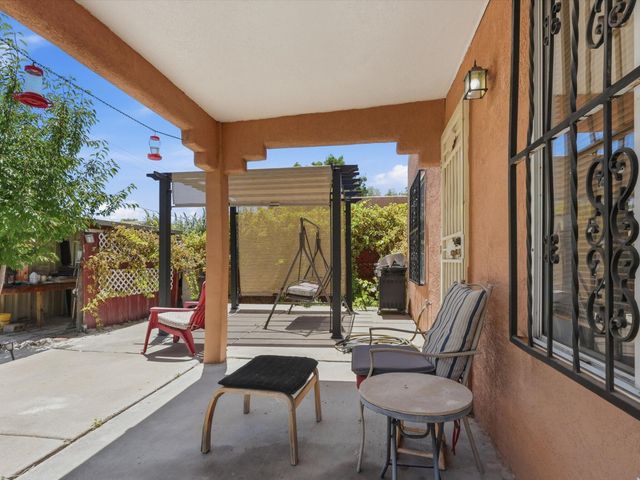 342 Sunset Farm Place SW, Albuquerque, NM 87105